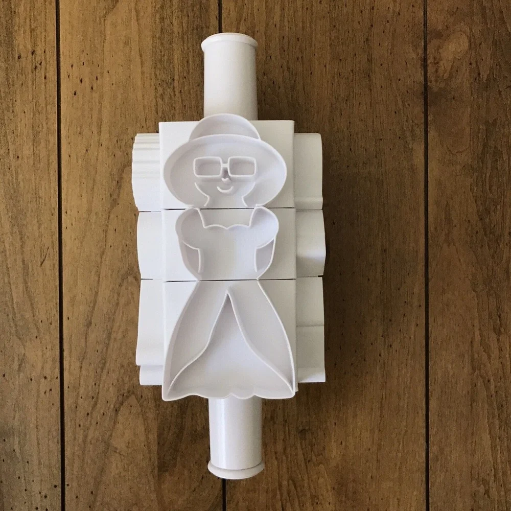 Williams Sonoma Twist & Press Cookie Cutter (fashion outfits)